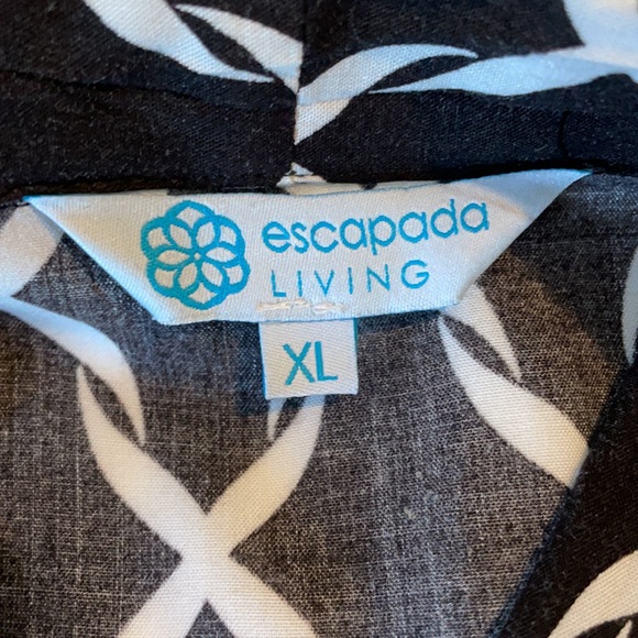 Great for summer nights! Escapada Living blouse. Boutique. Women’s XL - Picture 4 of 5